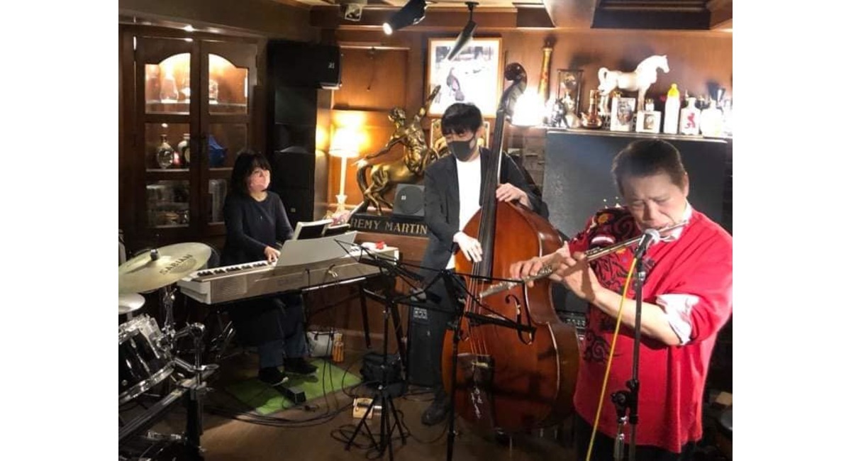 大阪に到着すると サックスレッスン 東京のサックスレッスンなら菊地康正サックス教室のブログ